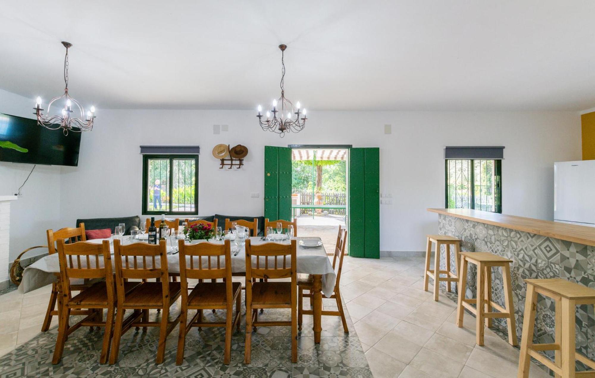 6 Bedroom Amazing Home In La Puebla De Los Infan La Puebla de los Infantes Zewnętrze zdjęcie